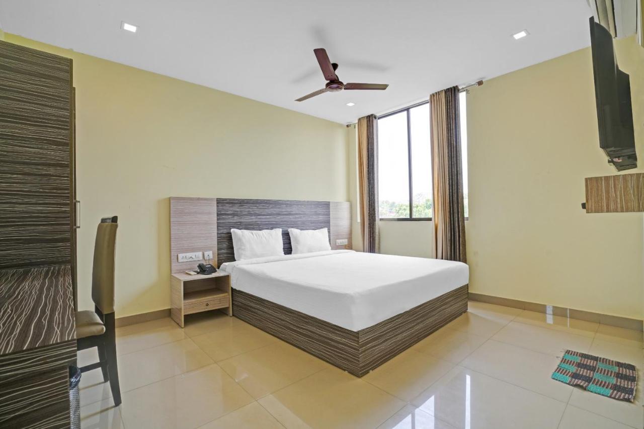 Capital O 87015 Hotel Al Salama Kochi Exterior photo