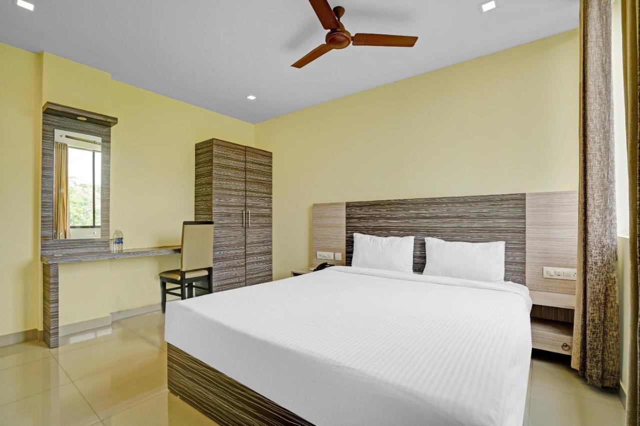 Capital O 87015 Hotel Al Salama Kochi Exterior photo